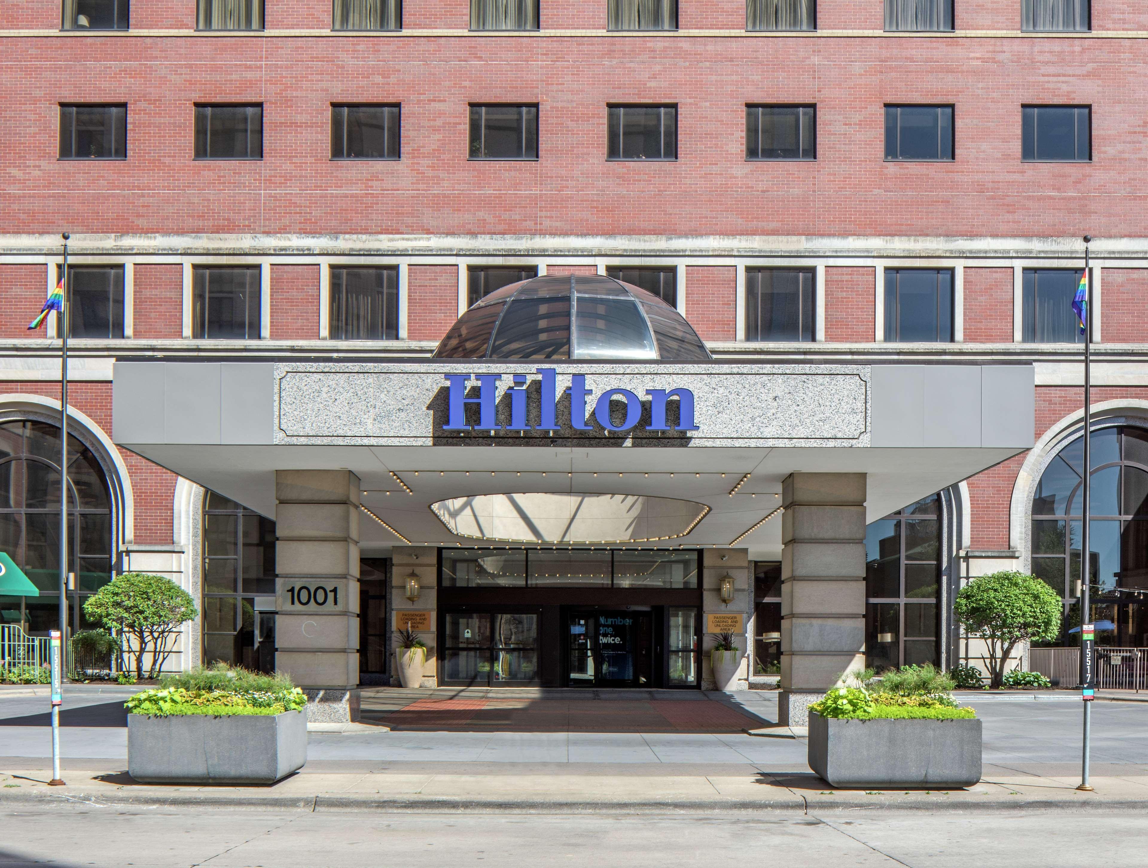 Hilton Minneapolis Buitenkant foto